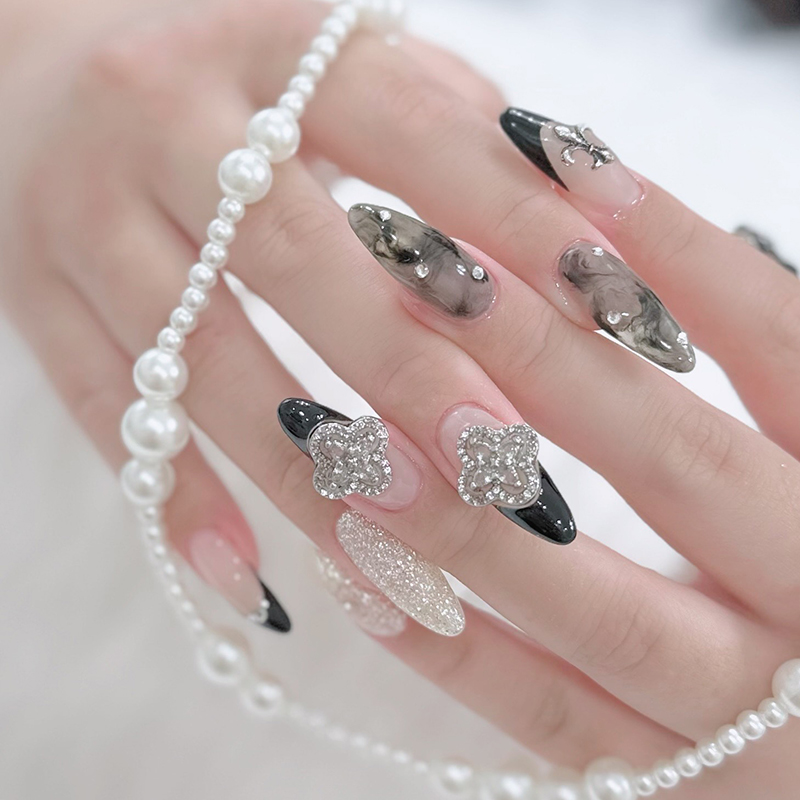 nail salon Luna